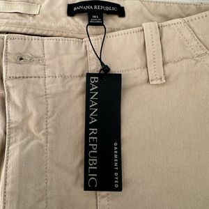 Beautiful Banana Republic Joggers 18L